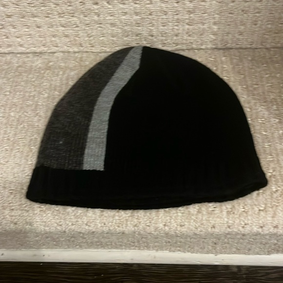 Men’s winter hat - Picture 1 of 1